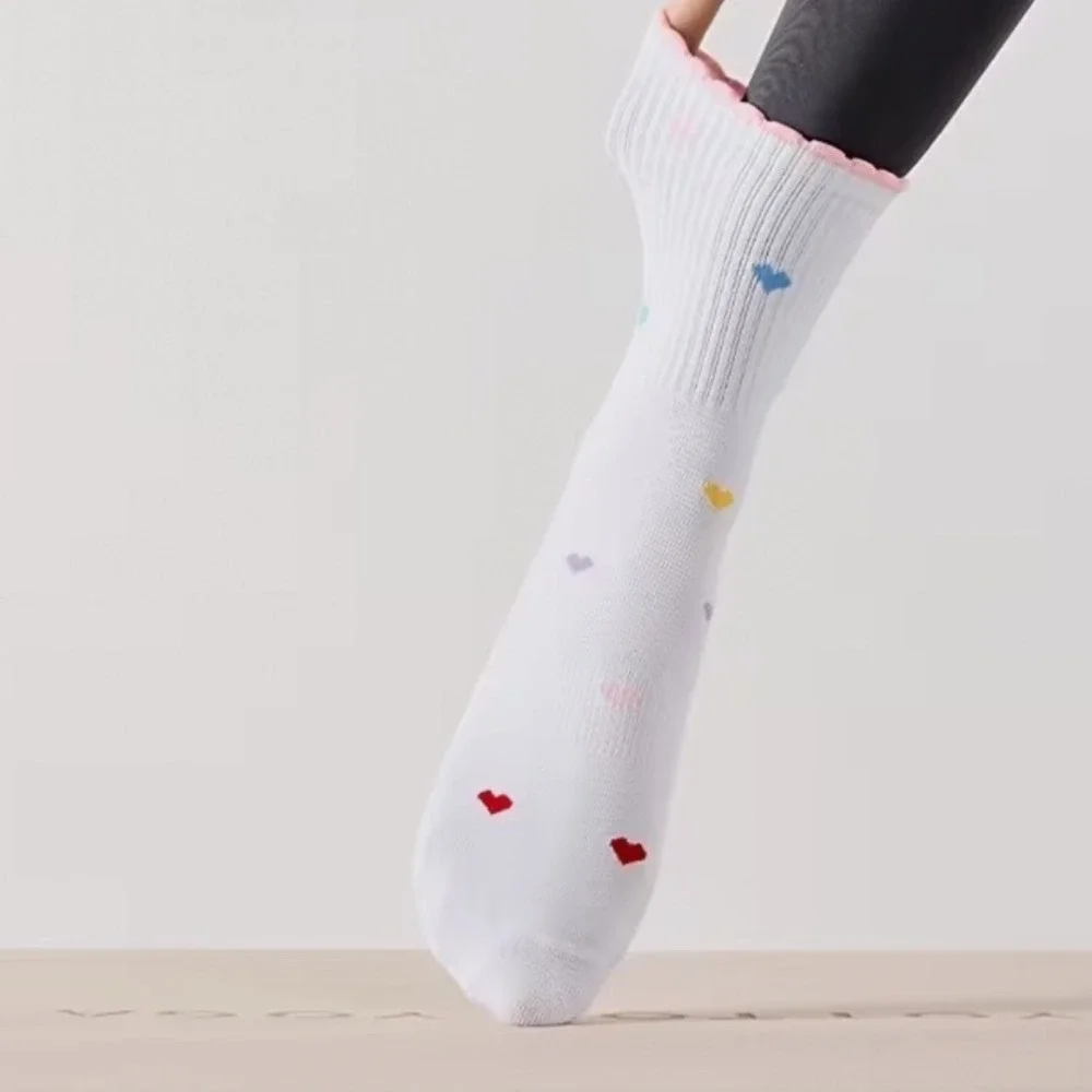Grip Socks Women OS White NWT Heart Print Lettuce Trim Yoga Pilates